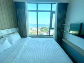 Beachfront Hon Chong Nha Trang Apartment